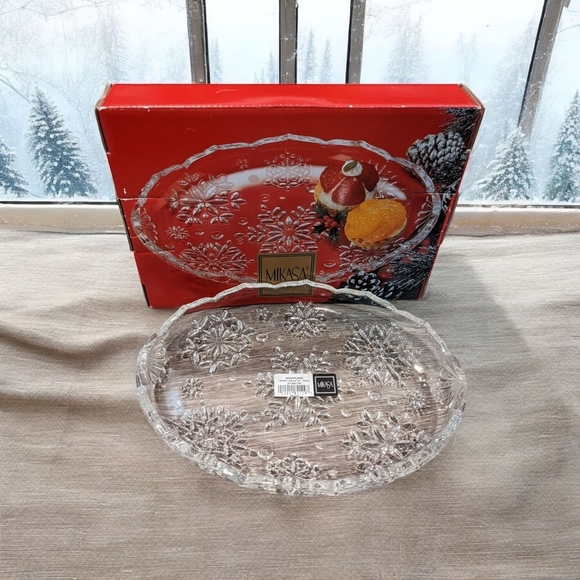 Mikasa Other - Mikasa Clear Snowflake Oval Platter